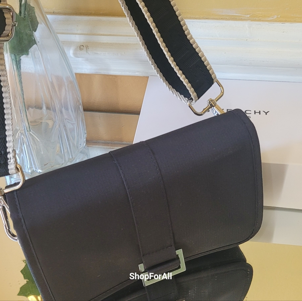 Givenchy - Picture 8 of 13
